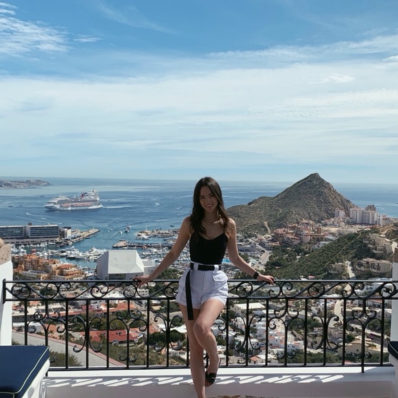 Meet your Posher, Karin - Picture 1 of 1